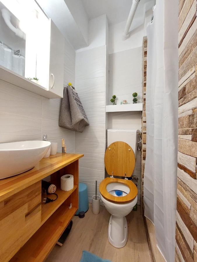 Laroka House Cosy Studio Universitate Bukarest Exterior foto